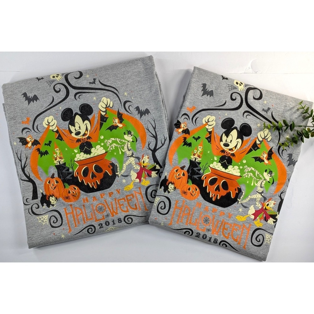 SM & 2XL SET LOT🎃 Disney Parks Mickey Mouse Halloween‎ Graphic T-Shirt Travel
